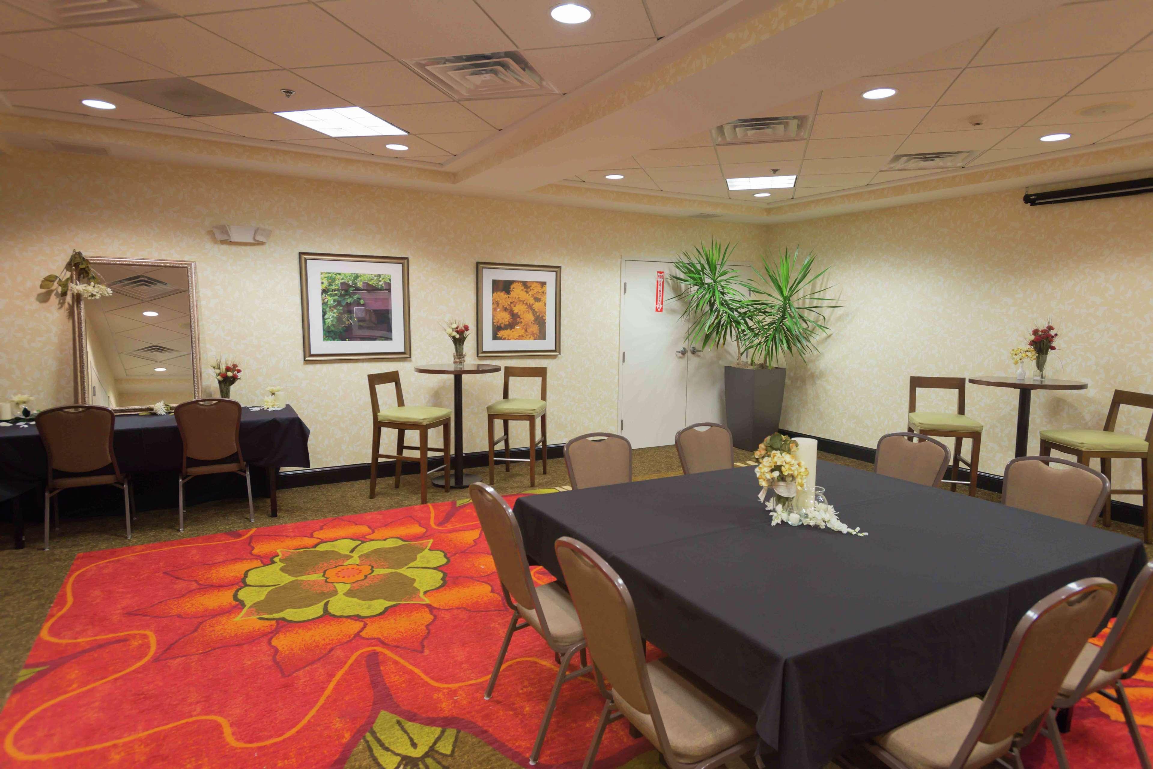 Hilton Garden Inn Merrillville Bagian luar foto